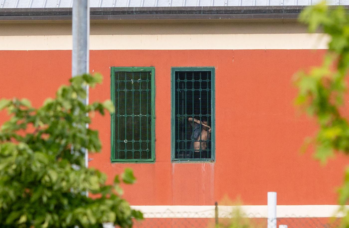 Carceri, uccise la moglie a Potenza: 81enne si suicida in cella