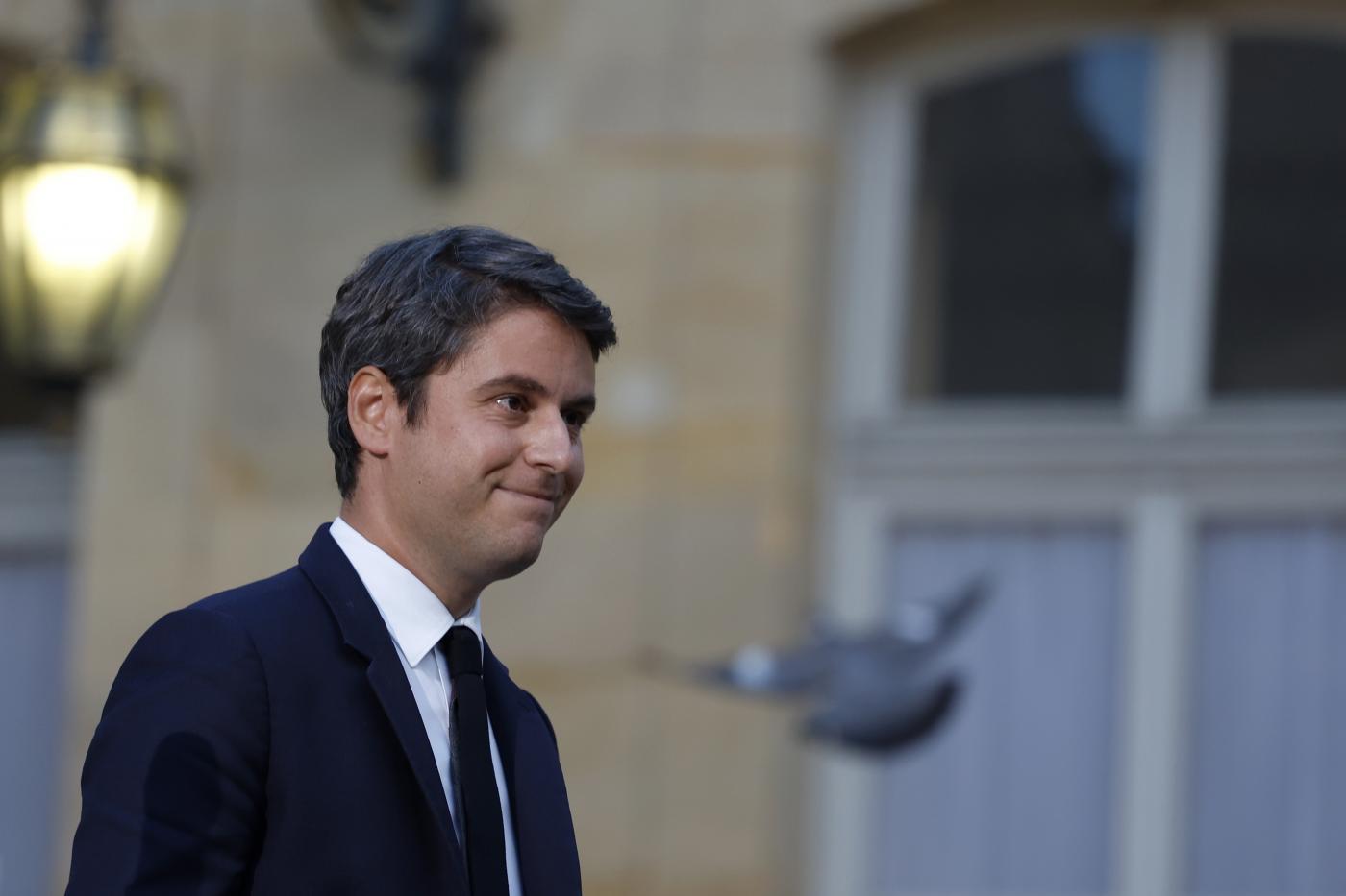 Elezioni Francia, Macron chiede ad Attal di restare premier
