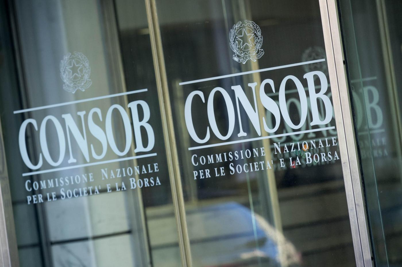 Finanza, la Consob: “Attenzione ai ‘videogiochi’ di trading online”