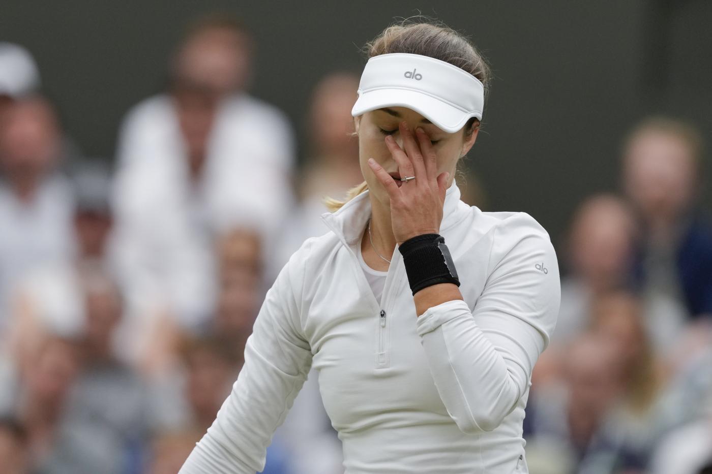 Wimbledon Anna Kalinskaya Costretta Al Ritiro Sotto Gli Occhi Di Jannik Sinner Lapresse