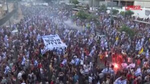 Israele, nove mesi di guerra a Gaza: migliaia a Tel Aviv chiedono liberazione ostaggi