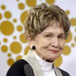 Alice Munro, la figlia: “Io abusata da patrigno, ma mamma non fece nulla”