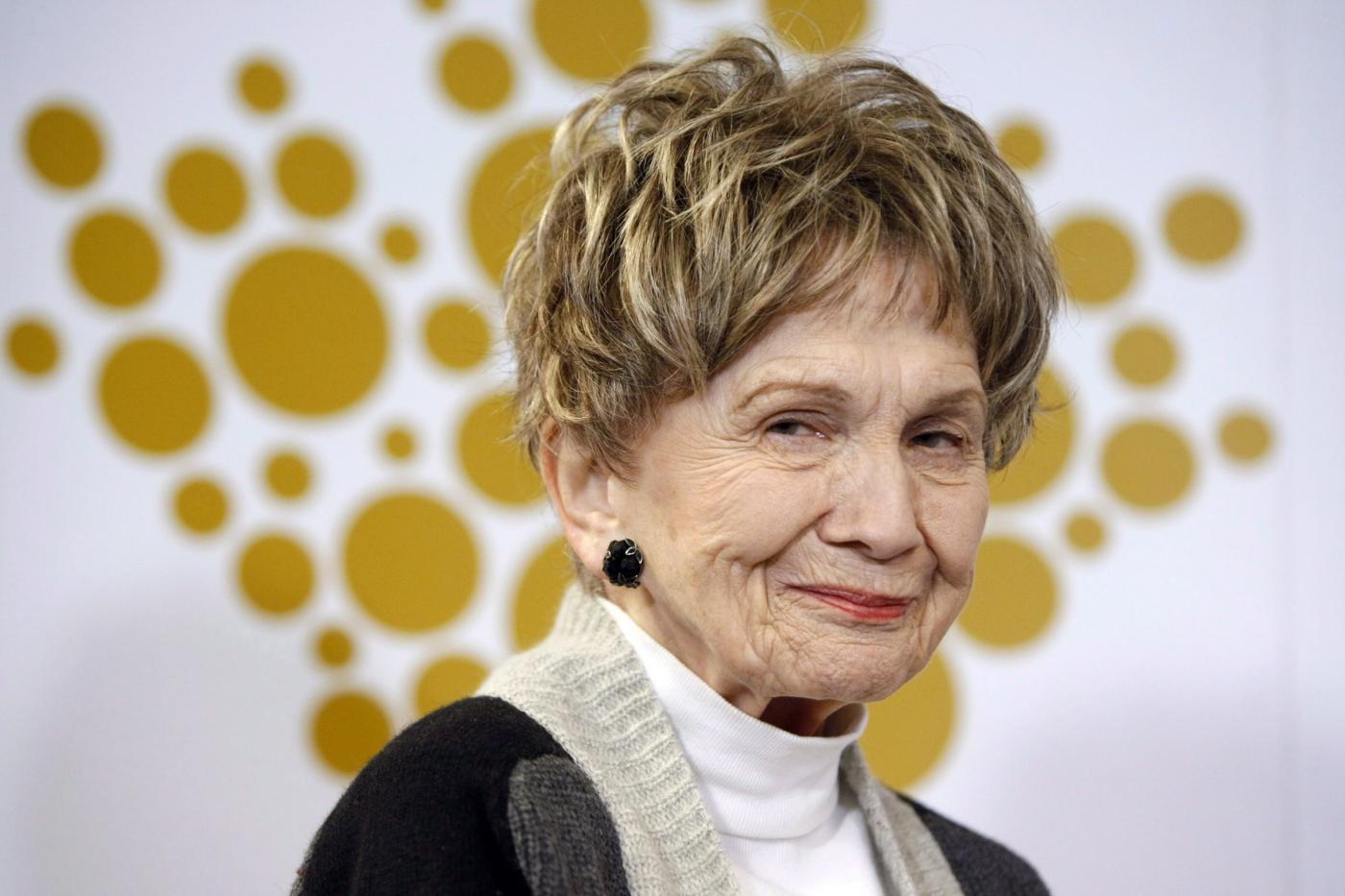 Alice Munro, la figlia: “Io abusata da patrigno, ma mamma non fece nulla”