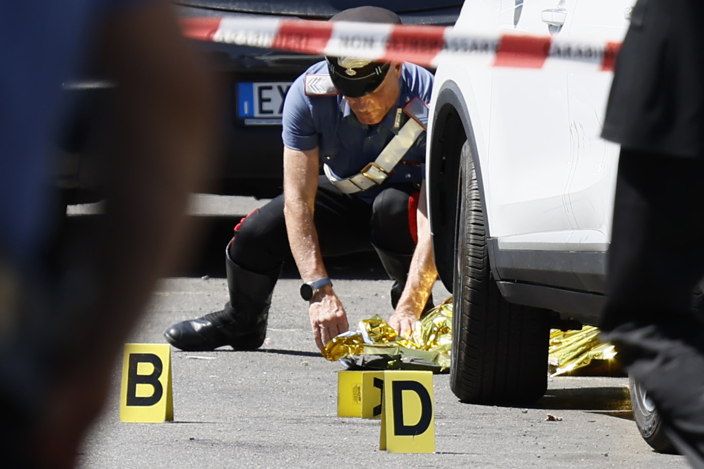 Foggia, 59enne spara alla moglie e si uccide: la donna è morta in ospedale