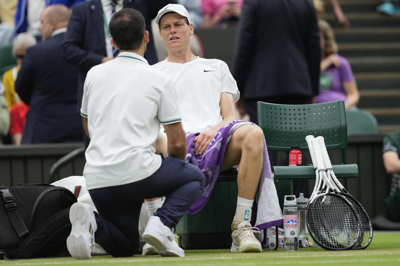 Wimbledon, Sinner eliminato ai quarti: sconfitto in cinque set dal russo Daniil Medvedev