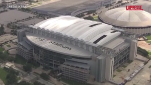 Uragano Beryl, i danni all’NRG Stadium di Houston: le immagini dall’alto