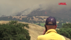 Ancora un incendio in California, oltre mille vigili del fuoco al lavoro