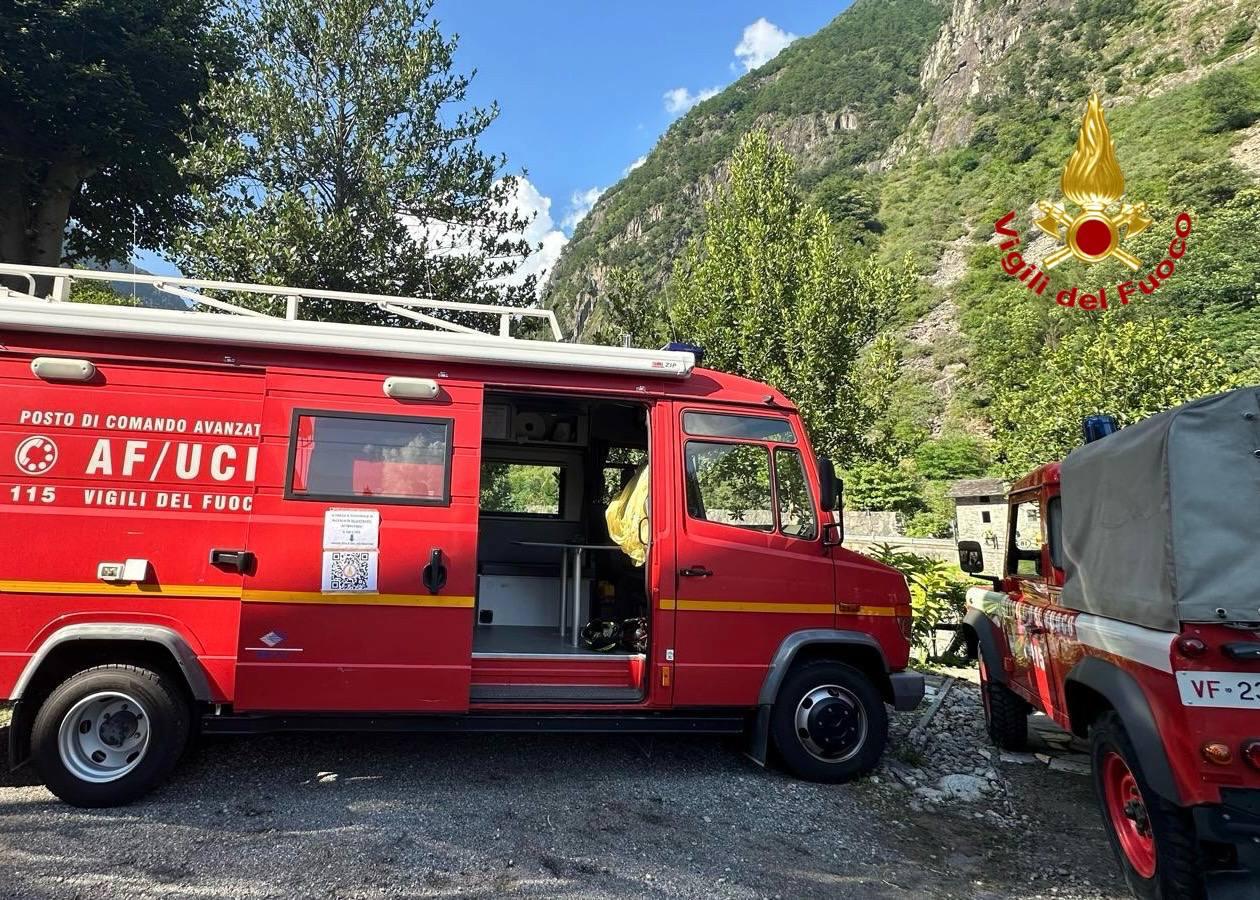 Mugello, bimba di 10 anni scompare mentre faceva il bagno in lago: in corso le ricerche Mugello, bimba di 10 anni scompare mentre faceva il bagno in lago: in corso le ricerche