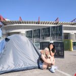 Taylor Swift a Milano, due fan accampate a San Siro da due giorni