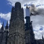 Francia, a fuoco la guglia della cattedrale di Rouen
