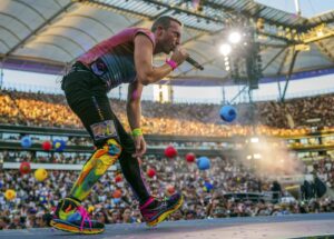 Germania, i Coldplay in concerto al Deutsche Bank Park di Francoforte
