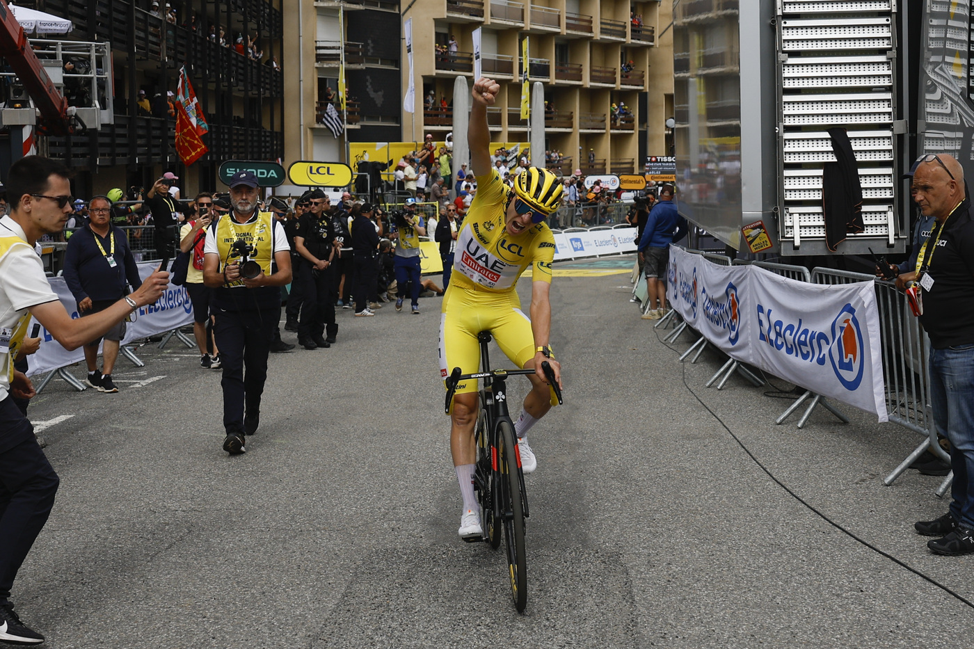 Tour de France, Pogacar vince 14esima tappa sui Pirenei