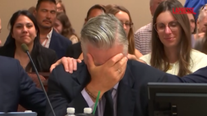 Le lacrime di Alec Baldwin dopo l’archiviazione del processo