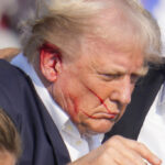 Usa, spari a comizio Trump: il tycoon portato via dal palco