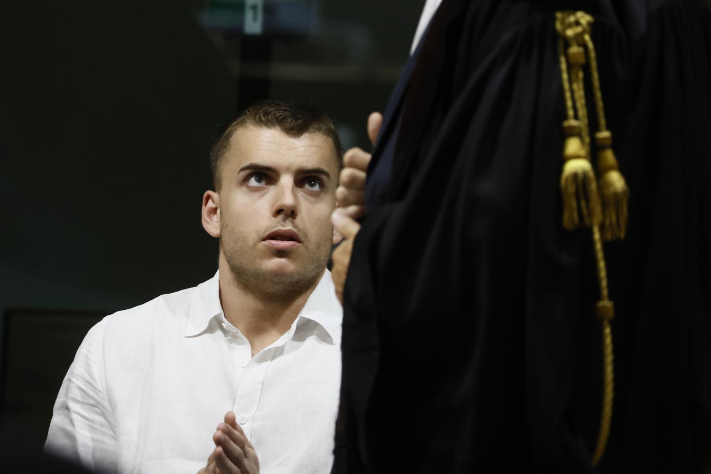 Omicidio Cerciello, Hjorth ai domiciliari. Vedova carabiniere: “Sono sconvolta”