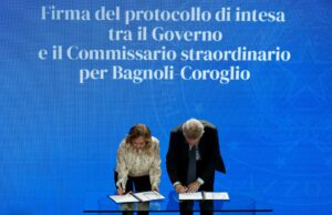 Giorgia Meloni a Bagnoli: la firma con Manfredi sul protocollo per la rigenerazione dell'area