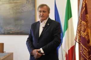 Il sindaco di Venezia Luigi Brugnaro intervistato da Associated Press dopo l’incidente d'autobus a Mestre
