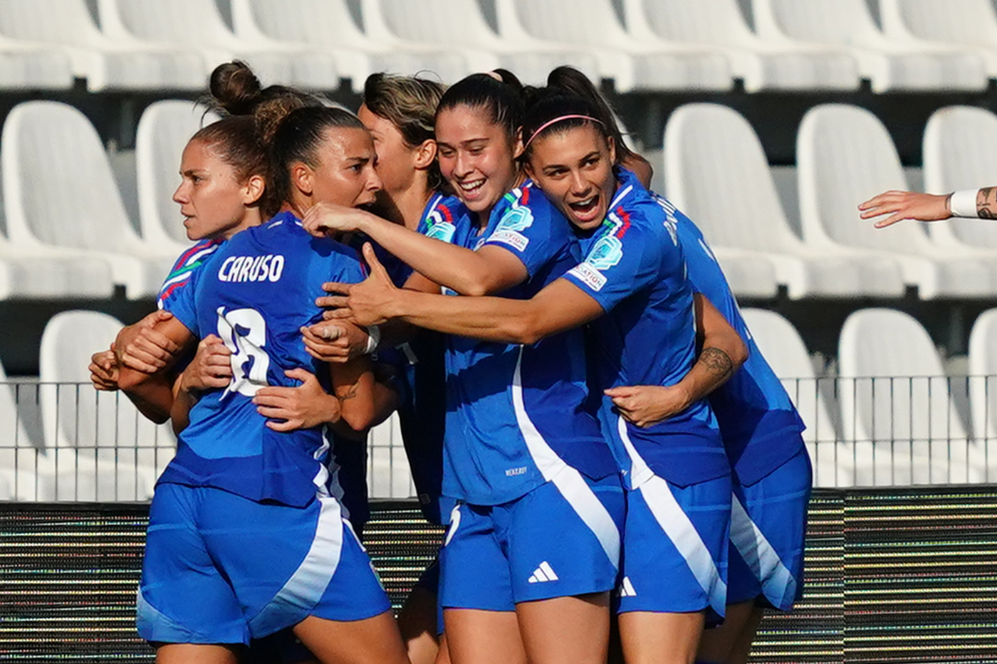 Calcio, Italia femminile supera Finlandia e vola ad Euro 2025