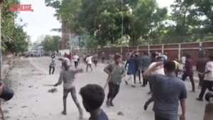 Bangladesh, violenti scontri tra polizia e manifestanti: centinaia di persone ferite