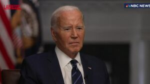 Usa, Biden: “Sono vecchio ma ho solo tre anni in più di Trump”