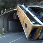 Spagna, incidente tra Girona e Barcellona: autobus incastrato all’ingresso di un tunnel