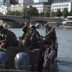 Parigi 2024, le forze armate si esercitano sulla Senna in vista della cerimonia di apertura