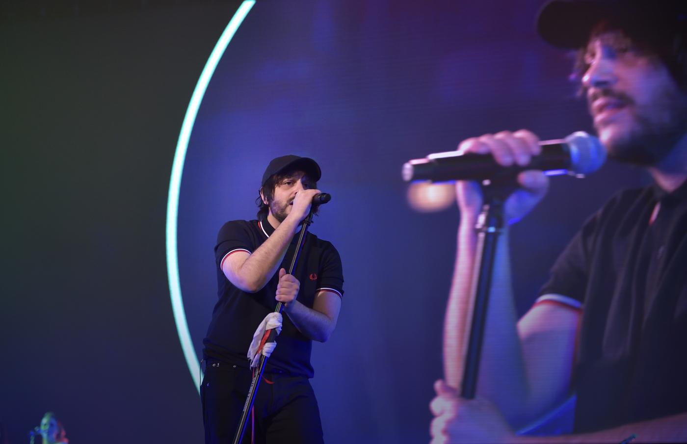 Calcutta show a Milano tra afa, cori collettivi e bis per i ritardatari Calcutta show a Milano tra afa, cori collettivi e bis per i ritardatari