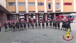 Matera, minuto di silenzio dei vigili del fuoco di Milano per i colleghi deceduti
