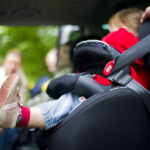 Bimbi dimenticati in auto, che cos’è la Fsb (‘Sindrome del bambino abbandonato’)