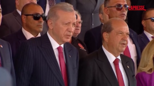 Cipro, Erdogan a parata 50 anni sbarco turco: “No ad accordo sostenuto da Onu”