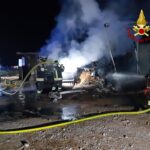 Treviso, incendio a carro miscelatore: un ferito
