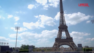 Parigi 2024, i monumenti della capitale trasformati in campi sportivi