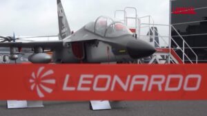 Difesa, Leonardo presenta il velivolo M-346 per fronteggiare le sfide dei nuovi conflitti
