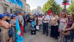 Milano, Cooperative sociali in piazza per chiedere a Comune adeguamento contratto