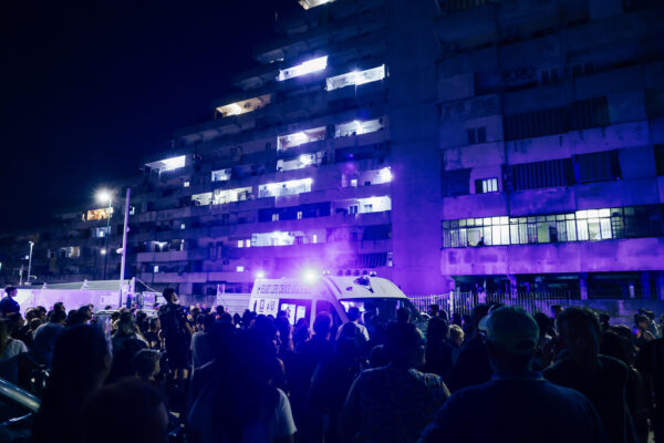 Scampia, crolla il balcone della Vela: due morti e 13 feriti, 7 sono bambini. Una ragazza è grave