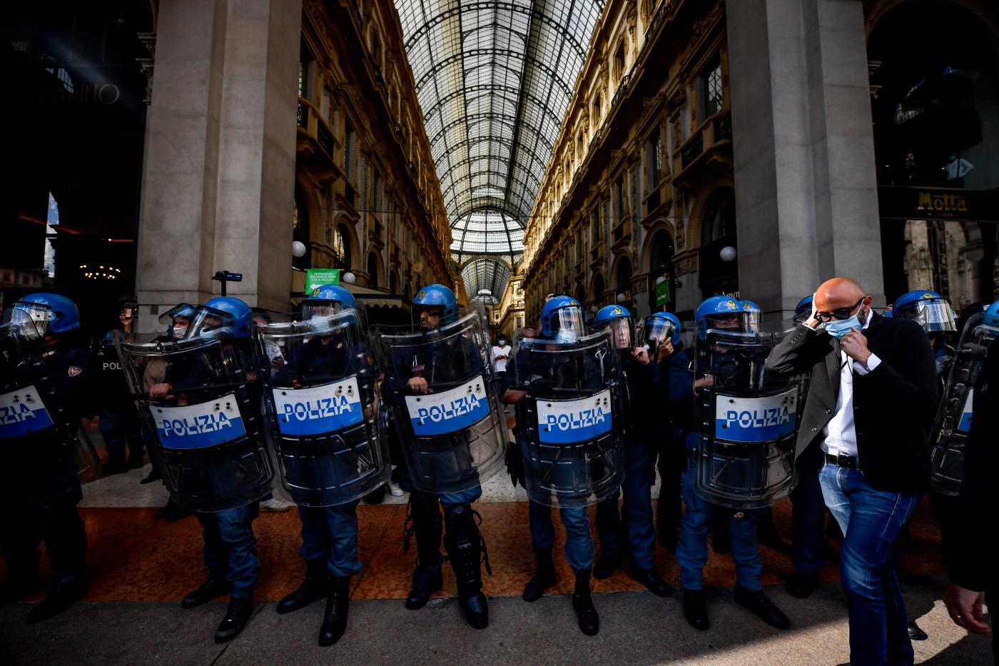 Consiglio d’Europa: “Polizia razzista”. Ira del governo, Mattarella difende gli agenti