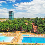 Imola, bimba di 5 anni annega nella piscina di un hotel