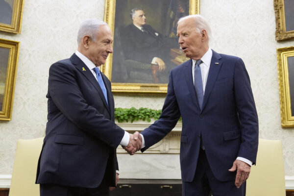 Benjamin Netanyahu incontra il presidente Joe Biden nello Studio Ovale della Casa Bianca