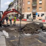 Milano, salta una tubatura in Porta Romana: traffico deviato