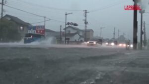 Giappone, allagamenti e frane per le forti piogge