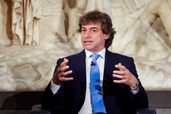Rai, salta ‘Noos’ di Alberto Angela: puntata spostata al 22 agosto