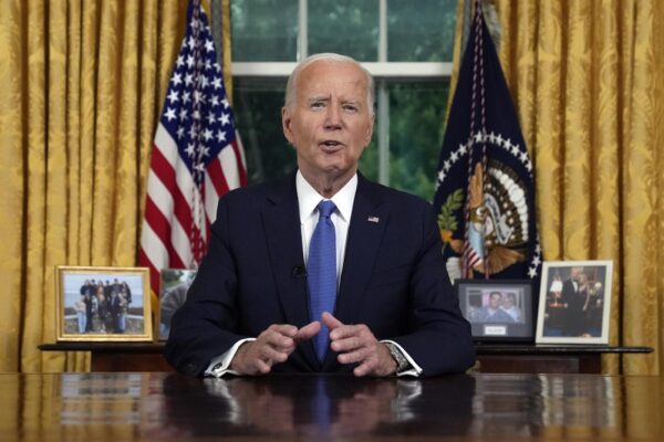 Usa 2024, Biden: “Passo la torcia a voci giovani. America scelga tra speranza e odio”