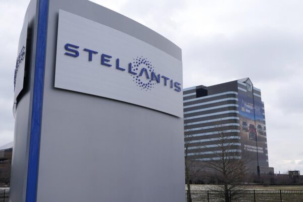 Stellantis, in primo semestre utile netto 5,6 mld (-48%): ricavi 85 mld (-14%)