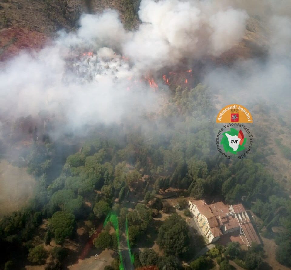 Prato, incendio in poligono di tiro: due morti e un ferito Prato, incendio in poligono di tiro: due morti e un ferito