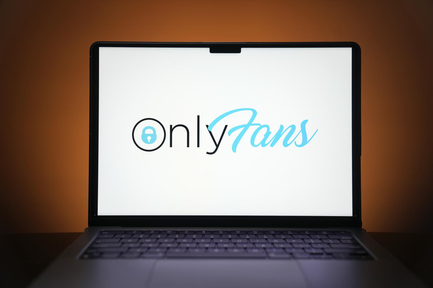 Parigi 2024, per qualche dollaro in più: atleti su OnlyFans per pagarsi Giochi