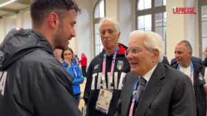 Parigi 2024, Mattarella applaude e si complimenta con Samele dopo il bronzo