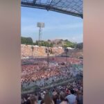 Taylor Swift, migliaia di fan invadono colline intorno a Olympiastadion di Monaco