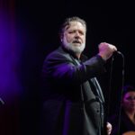 Russell Crowe, l’attore e cantante arriva a La Spezia per il Festival Internazionale del Jazz