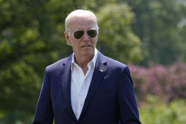 Il Presidente Joe Biden sua sorella Valerie e suo figlio Hunter arrivano alla Casa Bianca