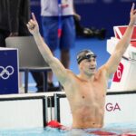 Mondiali Nuoto 2025, Martinenghi si qualifica in finale 100 rana: squalificato e poi riammesso